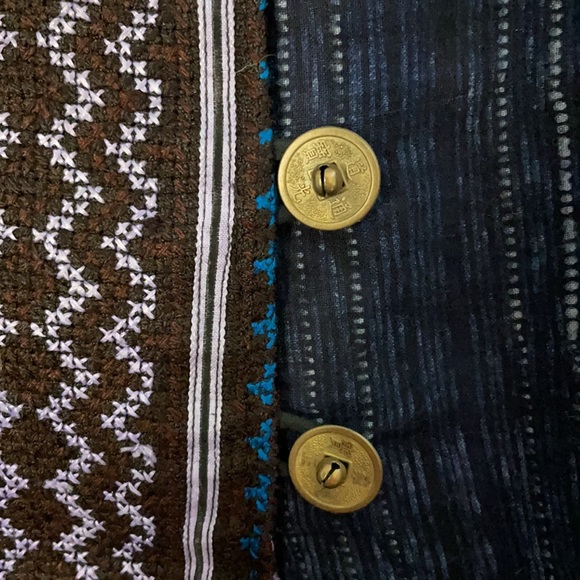 Stunning Skirt with Coin Buttons - Picture 4 of 8